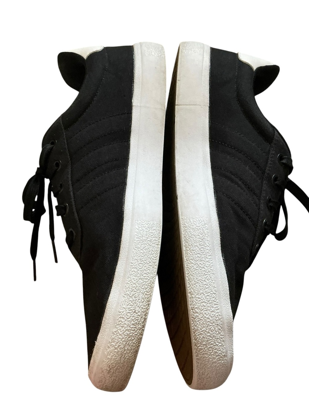 Adidas men’s vucraid 3R men’s skate shoes sneakers black and white size 10.5 - Picture 6 of 9